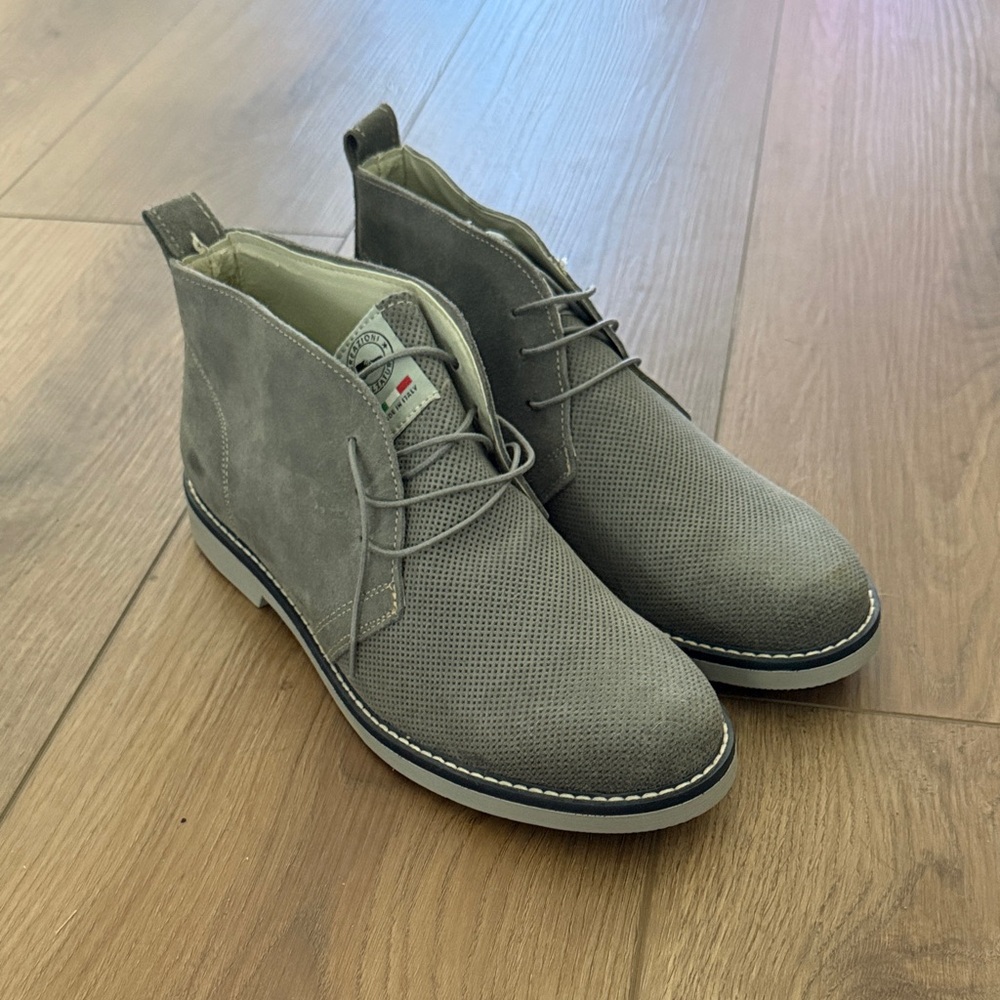 Gray Men's Chukka Boots